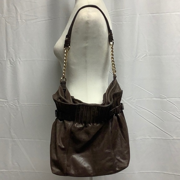 Badgley Mischka Large Chain Leather Shoulder Bag - Picture 4 of 16